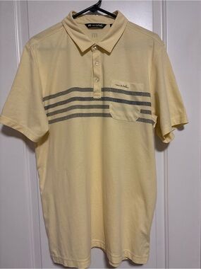 BUNDLE OF TWO! Men’s Travis Mathew Polo Shirts. XL. Yellow w stripes & Navy.